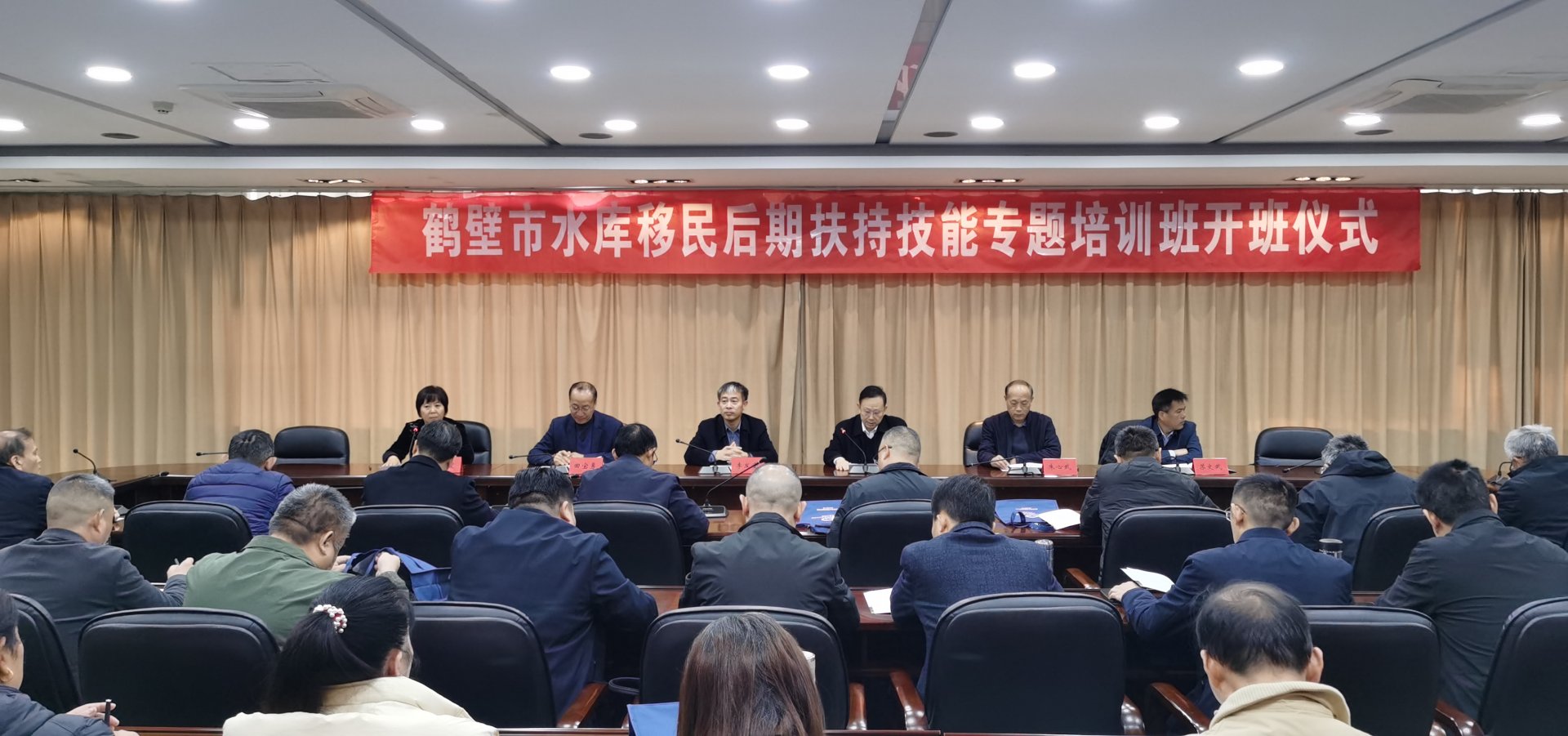 可结合站内栏目与相关篇目对照查看